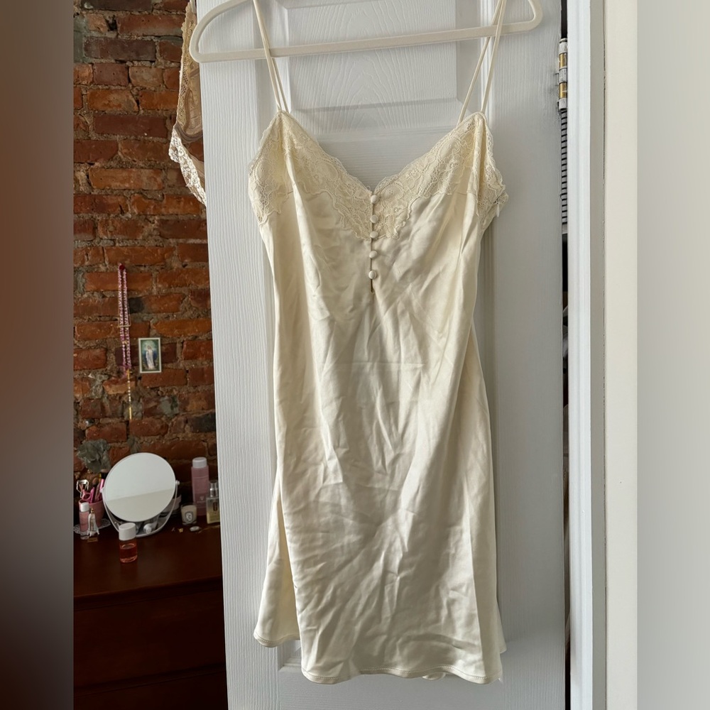 MESHKI VESTA LACE SATIN DRESS